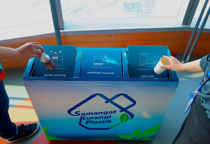 Membuat Bahan Bakar Solar dari Sampah Plastik