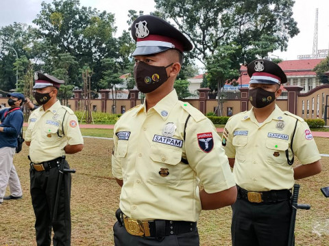 Transformasi Seragam Satpam di Indonesia: Putih-Biru, Cokelat hingga Krem yang Dinilai Mirip Polisi India