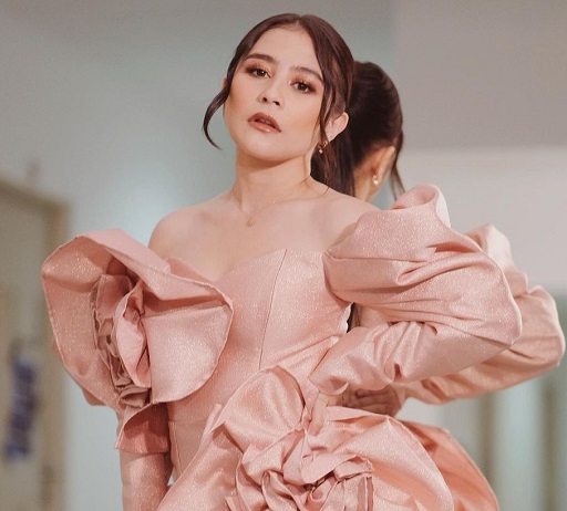 Selain sebagai aktris, Prilly juga dikenal sebagai pengusaha muda yang sukses. (Foto: Dok. Instagram/@prillylatuconsina96)