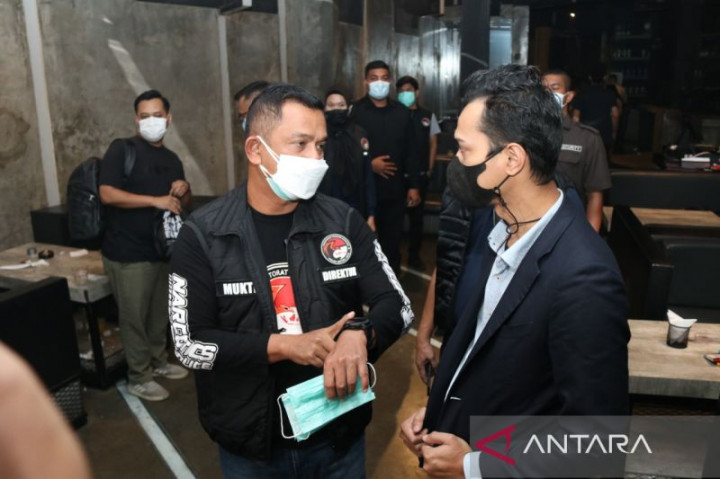 Manajer Bar di Jaksel Kabur saat Disidak Polisi