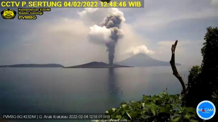 Masyarakat Diminta Tak Berada di Radius 2 Kilometer Gunung Anak Krakatau