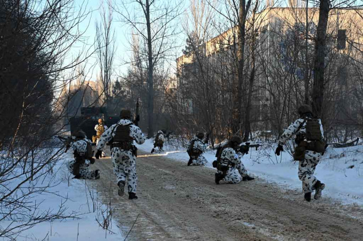 Foto: Pasukan Ukraina Berlatih Perang Kota di Kota Hantu Chernobyl
