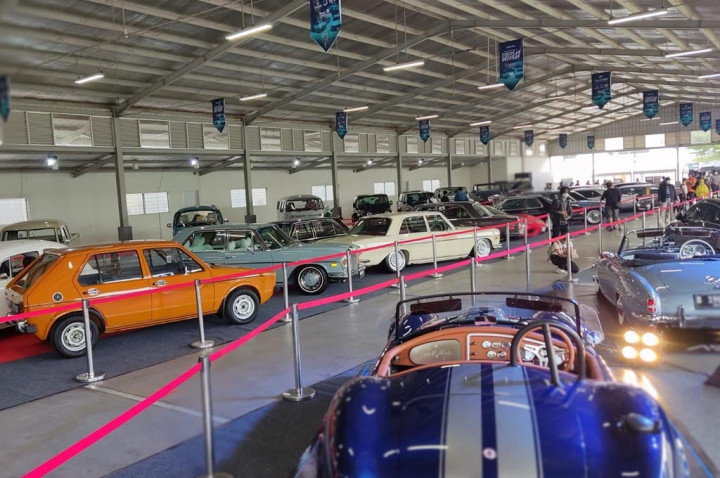 Mobil-Mobil Eropa & Amerika Tumpah Ruah Di Bandung