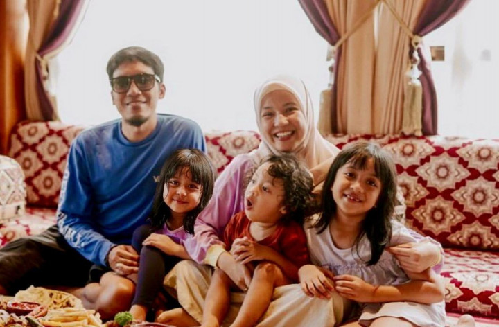 Ayahnya Kalah Pertandingan Ping Pong, Dukungan Anak Desta Bikin Terharu