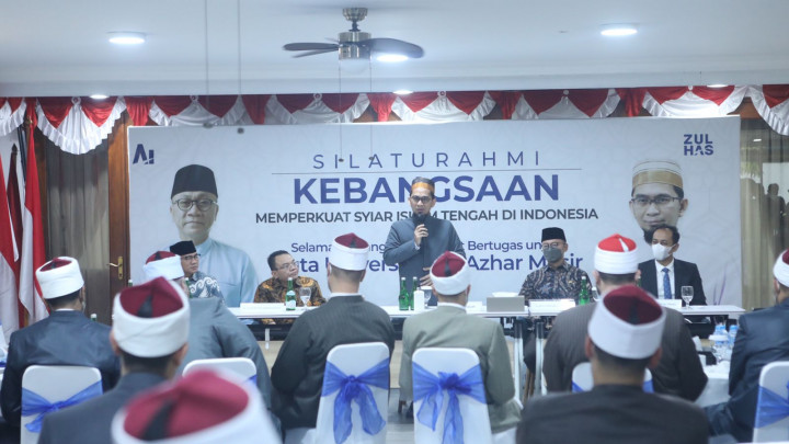 Zulhas Lepas 40 Syaikh Al Azhar Kairo Promosikan Gagasan Islam Tengah ke Pesantren