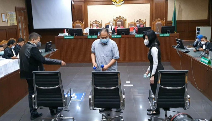 3 Terdakwa Kasus Pengadaan Lahan Munjul Dituntut 7 dan 5,5 Tahun Penjara