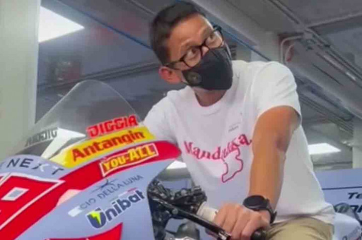 Menparekraf Sandiaga Uno, Jajal Motor MotoGP di Mandalika