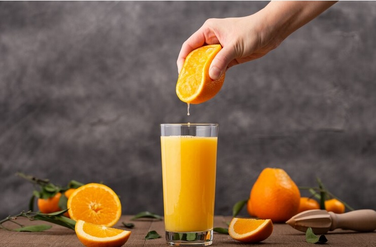 Jus jeruk adalah salah satu minuman utama yang memengaruhi pelepasan obat yang sebanding dengan Tylenol. (Foto: Freepik)