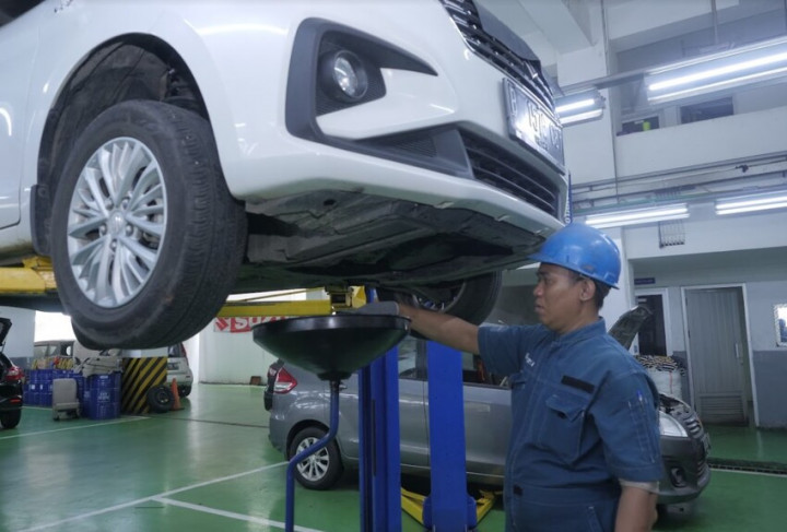 Catat, 6 Efek Buruk Terlambat Ganti Oli Mobil