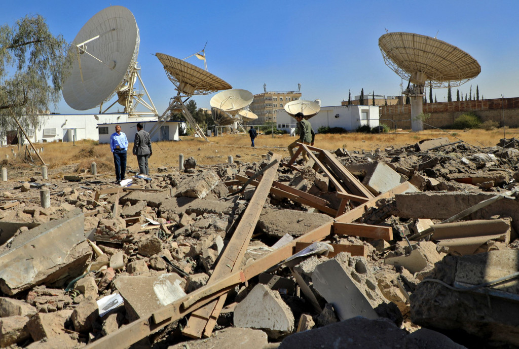 Serangan Koalisi Arab Saudi ke Stasiun Satelit di Yaman