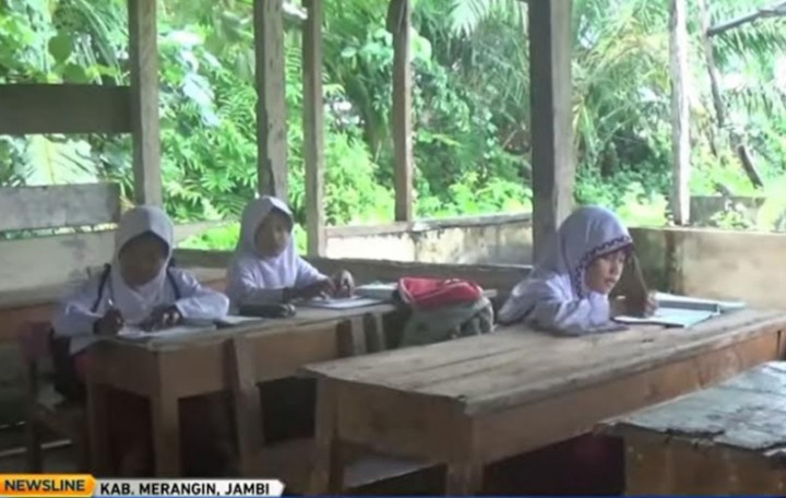 Miris, Bangunan SDN 217 Dusun Tuo Merangin Hampir Roboh