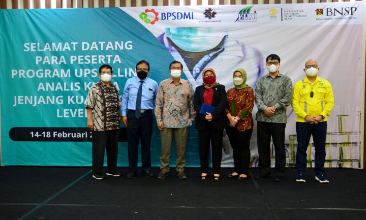 FMIPA UI dan BPSDMI Gelar Pelatihan <i>Upskilling</i> Analis Kimia