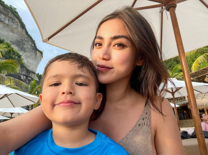 Anaknya Positif Covid-19, Jessica Iskandar Ketakutan karena Belum Divaksinasi