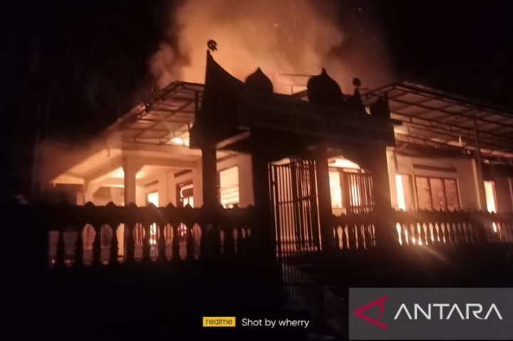 Masjid Taqwa Tantaman Kabupaten Agam Terbakar