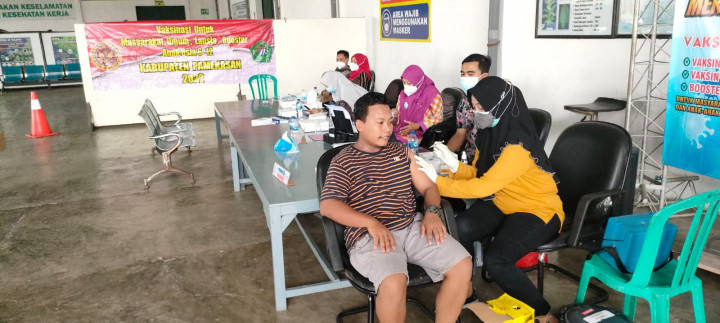 Binda Jatim Sukses Bujuk Masyarakat yang Menolak Divaksin