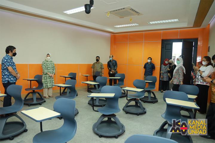 Perpustakaan Pusat Unpad Tambah Fasilitas Kelas Hybrid