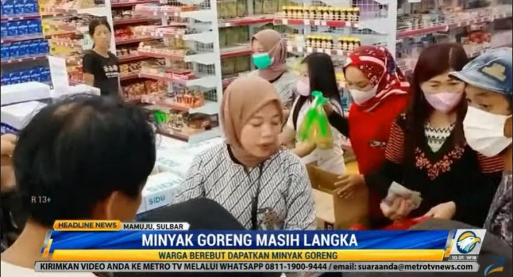 Masih Langka, Minyak Goreng Rp14.000 Jadi Rebutan di Sulbar