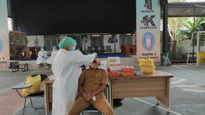 Guru dan Murid Positif Covid-19, 3 Sekolah di Cirebon <i>Lockdown</i>