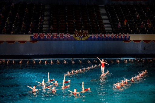 Kim Jong-un Pimpin Korea Utara Rayakan Ultah 80 Tahun Kim Jong-il