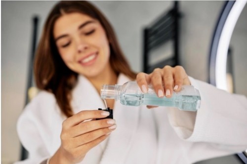 Berkumur Dapat Turunkan Risiko Penularan Covid-19, Baiknya Berapa Kali Sehari?