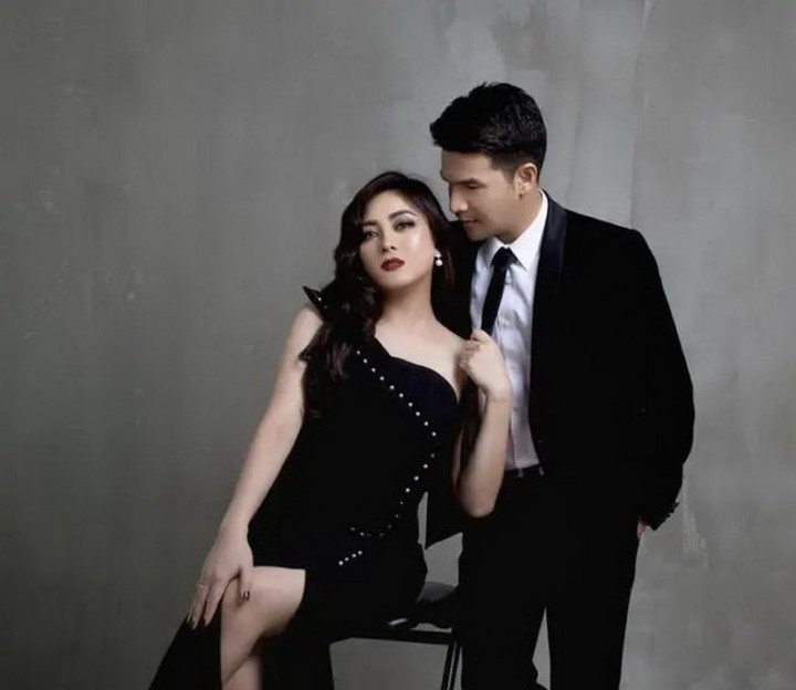 10 Tahun Menikah, Jonathan Frizzy dan Dhena Devanka Resmi Bercerai