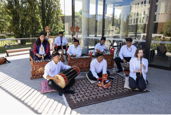 Gamelan Bali Unjuk Gigi di Canberra, 4 Lagu Dimainkan di Tengah Mahasiswa Internasional