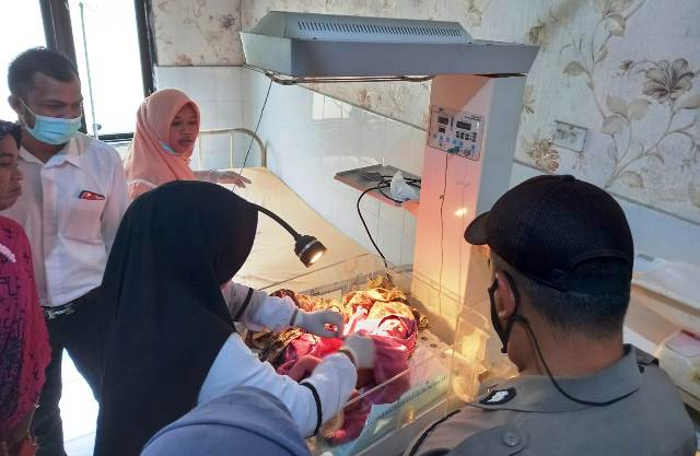 Bayi Ditemukan di Kantin Sekolah, Polisi Usut Dugaan Penelantaran