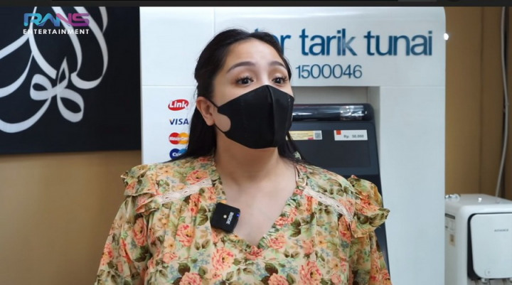 Ulang Tahun, Nagita Slavina dan Raffi Ahmad Diberi Kado Mesin ATM di Rumah
