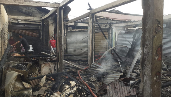 102 Kios di Pasar Gembong Balaraja Terbakar