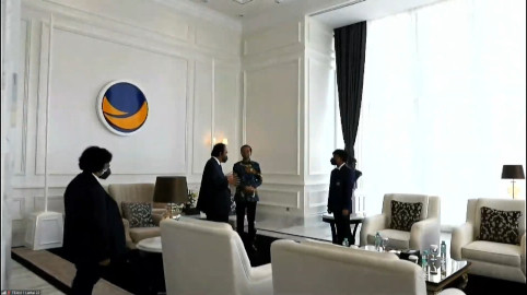 Surya Paloh Ajak Jokowi Melihat Ruang Kerjanya