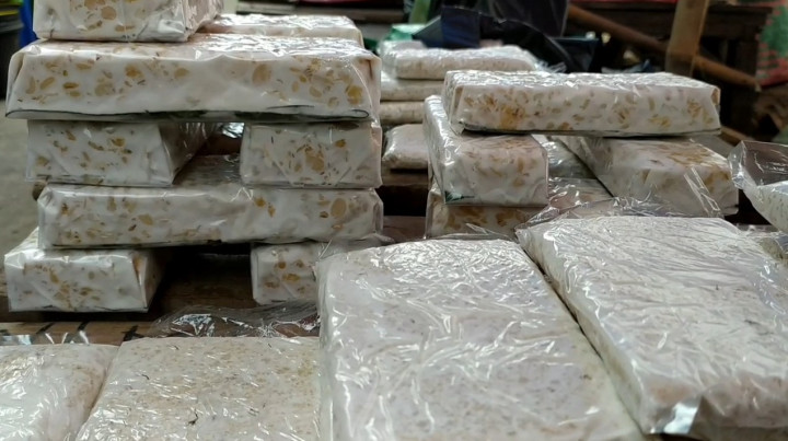 Demi Pekerja dan Keluarga, Perajin Tempe di Pangandaran Tetap Produksi