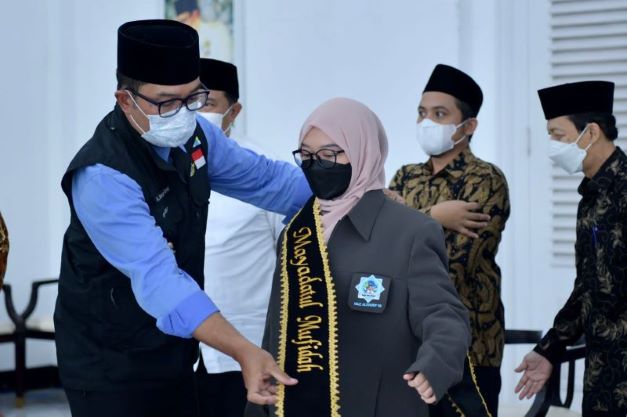Ridwan Kamil Lepas 550 Pelajar Indonesia ke Universitas Al-Azhar Mesir