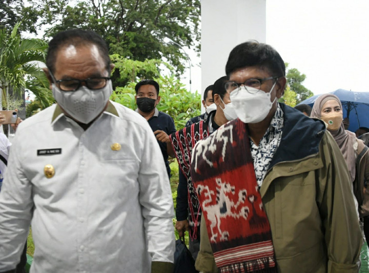 Bertolak ke Kupang, Menkominfo Tinjau Pembangunan Stasiun Bumi Satelit SATRIA-1