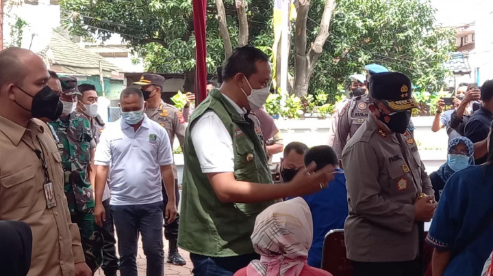 600 Lansia Antusias Vaksin Covid-19 di Alun-Alun Kota Bekasi