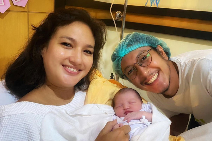 Nadine Chandrawinata Melahirkan, Ini Nama Si Kecil