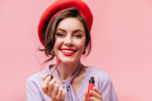 Anti Gagal! Tips Memilih Lipstik Cair yang Cocok dengan Bibirmu