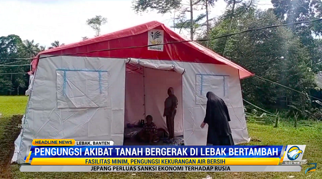 Pengungsi Akibat Tanah Bergerak di Lebak Bertambah
