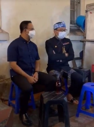 Makan Bubur Bareng Ridwan Kamil, Anies Baswedan: Kita Memang Satu Tim