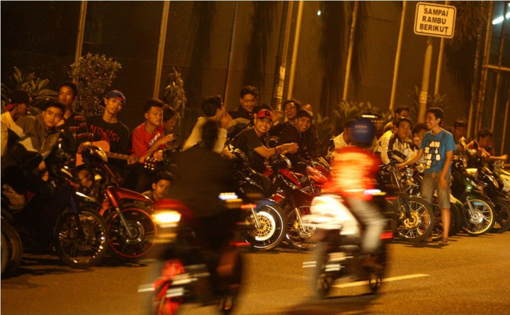 Rumah Dinas Wali Kota Padang Dilempari Batu