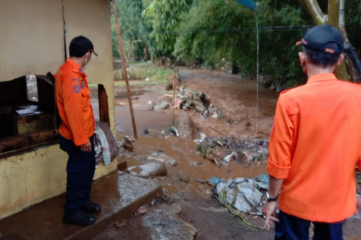 Banjir dan Longsor Terjang 8 Desa Hingga Penimbunan 24 Ton Minyak Goreng