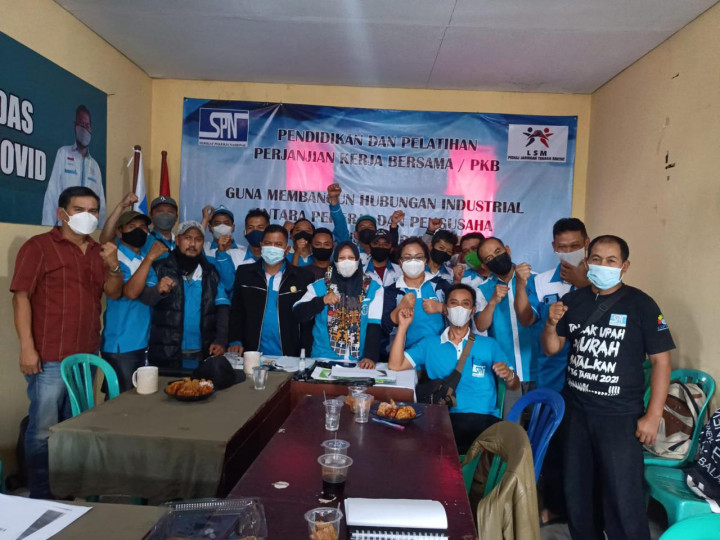 Buruh di Kabupaten Bandung Dibekali Pengetahuan Hubungan Industrial