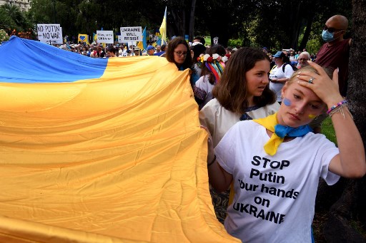 Prancis Gelontorkan Dana Bantuan 300 Juta Euro untuk Ukraina