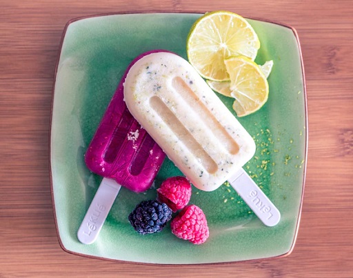 Yogurt beku terbuat dari susu yang difermentasi dengan kultur yogurt sehingga setara dengan susu rendah lemak. (Foto: Ilustrasi. Dok. Freepik.com)