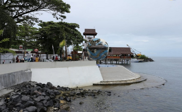 Penataan Kawasan Pantai Malalayang Habiskan Rp65,48 Miliar