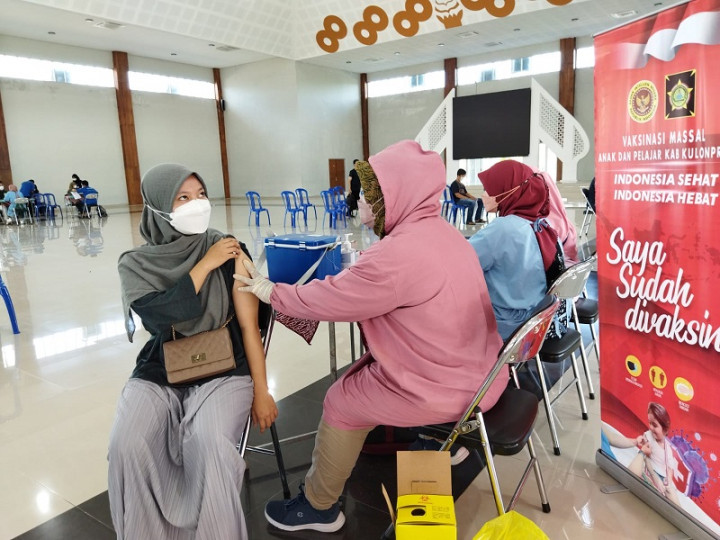 Syarat Vaksinasi Diperketat 7 Wilayah Jawa-Bali PPKM Level 4