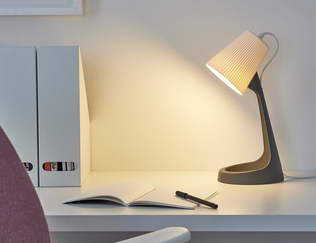Ini rekomendasi meja saat kamu WFH, supaya lebih semangat! (Foto: Dok. Ikea)
