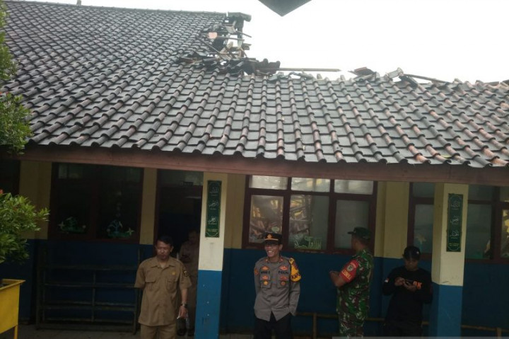 2 Ruang Kelas SD di Sukabumi Roboh Terdampak Gempa Bayah