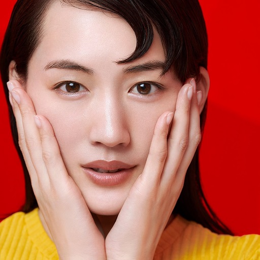 Mata panda dan kantung mata adalah masalah bagian bawah mata yang banyak dialami wanita muda saat ini. (Foto: Dok. Instagram/@skii)