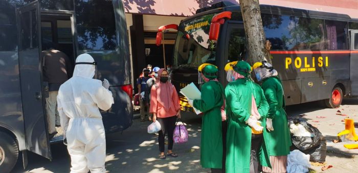 Terpapar Covid-19, Puluhan Santri di Sleman DIY Dievakuasi ke Isoter