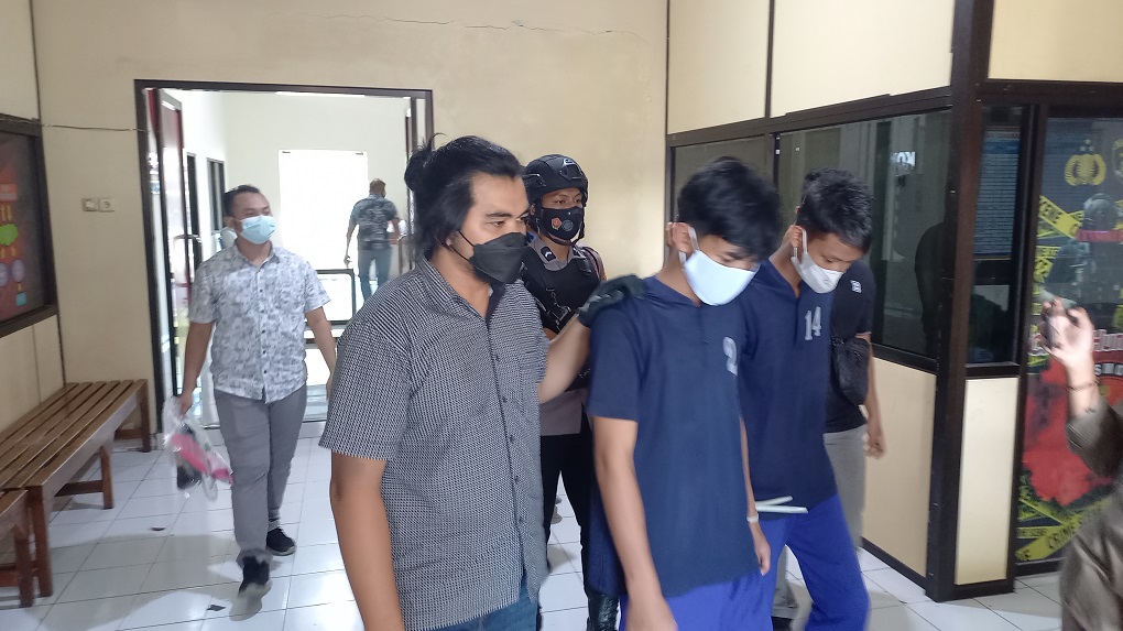 Tersangka pencabulan dan pemerkosaan gadis di bawah umur. Medcom.id/ Rhobi Shani.